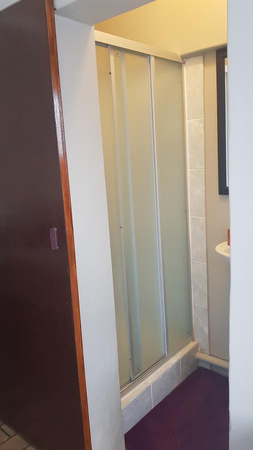 Favour Guest House Полокване Екстер'єр фото